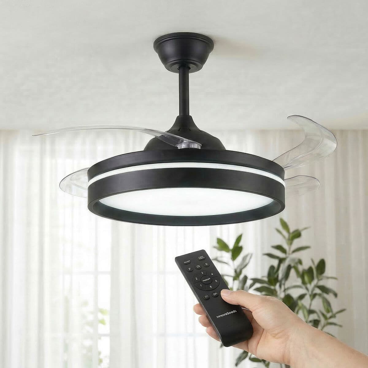 Ventilatore da soffitto con luce LED, 4 pale retrattili e telecomando InnovaGoods