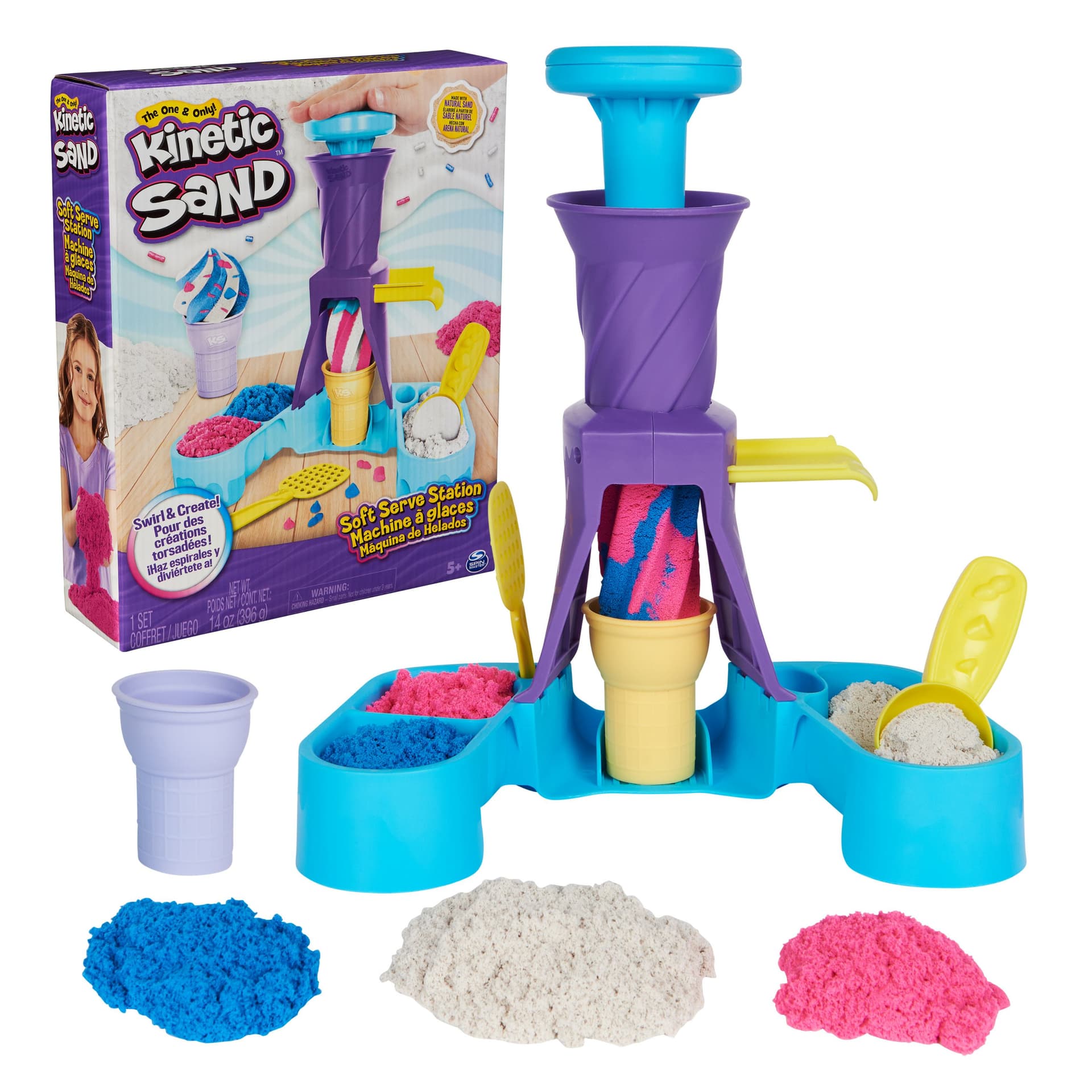 Kinetic Sand , Gelateria Colorata, Sabbia Cinetica Colorata, 396g di Sabbia Blu, Rosa e Bianca, 2 Coni Gelato Giocattolo, 2 Strumenti per Decorare, Giocattoli per Bambini e Bambine, 3+ Anni (Kinetic Sand Soft Serve Station)